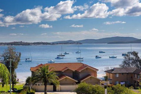 Aislinn 3 / 273 Corrie Parade Air Con Water Views BBQ - Accommodation Port Macquarie 0
