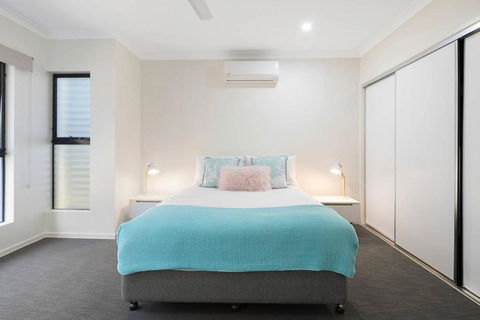 AIRLIE BEACH Delight. Hop Skip Jump To Everything - Accommodation Port Macquarie 5