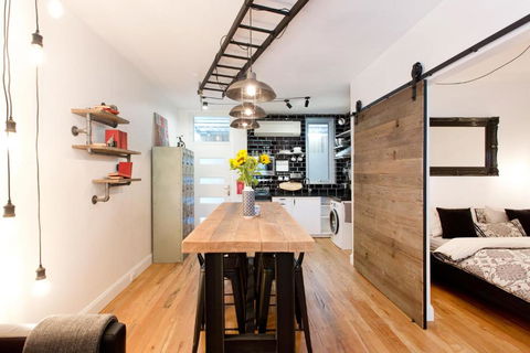Industrial Central Apartment Shop 8 - Accommodation Port Macquarie 2