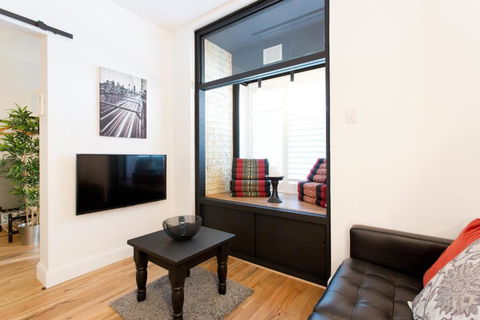 Industrial Central Apartment Shop 8 - Accommodation Port Macquarie 5