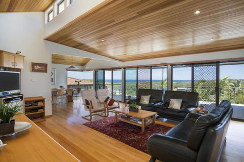 Elevated Views At Burrill Lake 17 Canberra Cres - Accommodation Port Macquarie 6