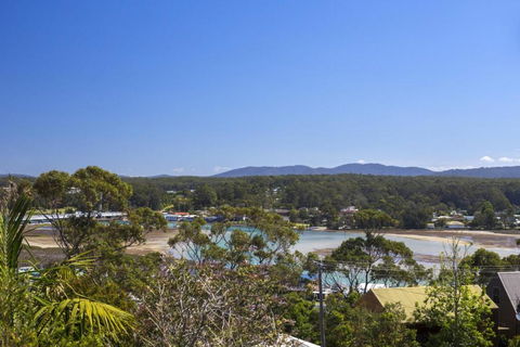 Elevated Views At Burrill Lake 17 Canberra Cres - Accommodation Port Macquarie 5