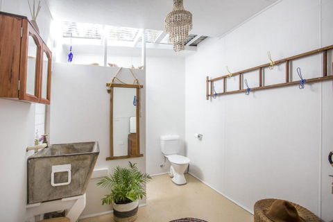 Retro Beach Cottage 681 Murramarang Rd - Accommodation Port Macquarie 6