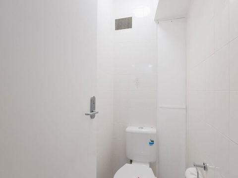 4 Harbourside 3 7 Soldiers Point Road Ground Floor On The Waterfront - Accommodation Port Macquarie 1