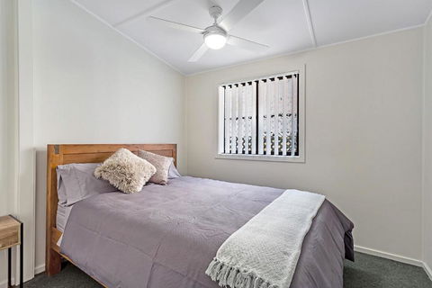 Sunset Beach House Soldiers Point Sleeps 9 - Accommodation Port Macquarie 2
