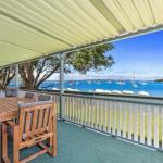 Sunset Beach House Soldiers Point Sleeps 9 - Accommodation Port Macquarie 0