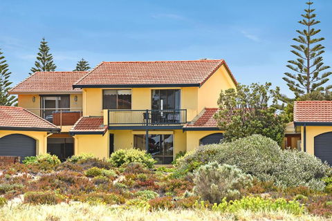 Right On The Beach At Moana - Accommodation Port Macquarie 7