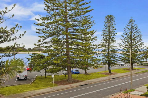 Caesars Palace 4 - Accommodation Port Macquarie 5