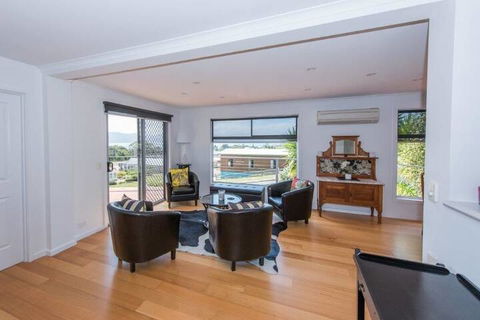 Look Out Vista - Accommodation Port Macquarie 3