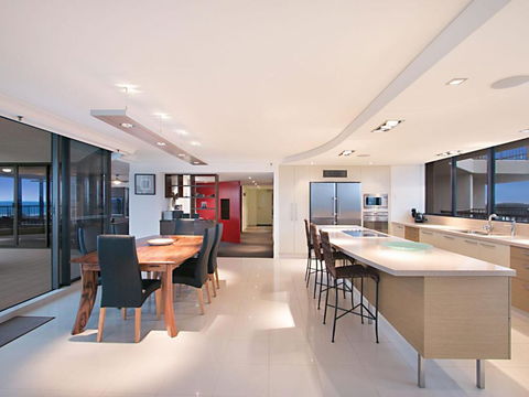 Seascape Apartments Unit 1201A Luxury Apartment With Views Of The Gold Coast & Hinterland - Accommodation Port Macquarie 5