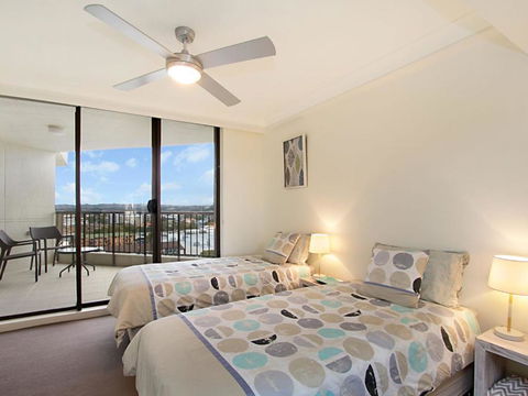 Seascape Apartments Unit 1201A Luxury Apartment With Views Of The Gold Coast & Hinterland - Accommodation Port Macquarie 4