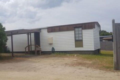 The Hut - Accommodation Port Macquarie 0