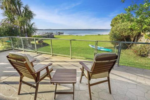 Eagle Point Getaway Waterfront Serenity! - Accommodation Port Macquarie 0