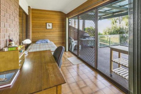 Eagle Point Getaway Waterfront Serenity! - Accommodation Port Macquarie 2