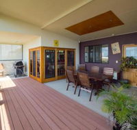 Blue Water Retreat Upstairs - Accommodation Port Macquarie