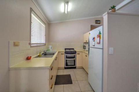 Affordable Holiday Home - Accommodation Port Macquarie 7