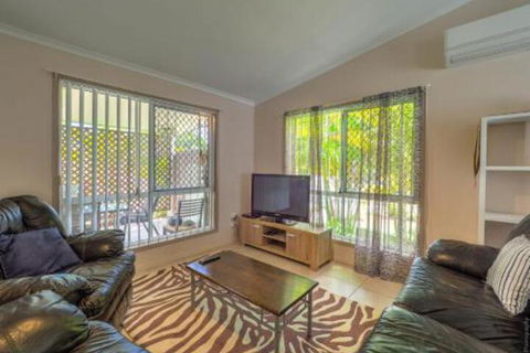 Affordable Holiday Home - Accommodation Port Macquarie 0