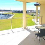 Island Waterfront Getaway WiFi - Accommodation Port Macquarie 0