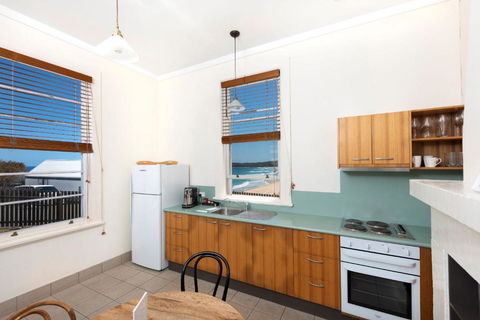 Seal Rocks Lighthouse Cottages - Accommodation Port Macquarie 5