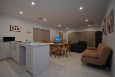 Park View Modern House - Accommodation Port Macquarie 4