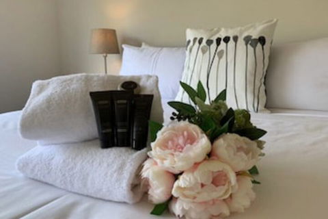 Delicate Bundoora Townhouse 10 - Accommodation Port Macquarie 0