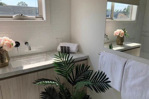 Delicate Bundoora Townhouse 10 - Accommodation Port Macquarie 1