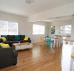 Bright  Breezy - Accommodation Port Macquarie