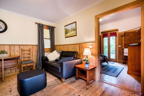 Avalon House - Accommodation Port Macquarie 0