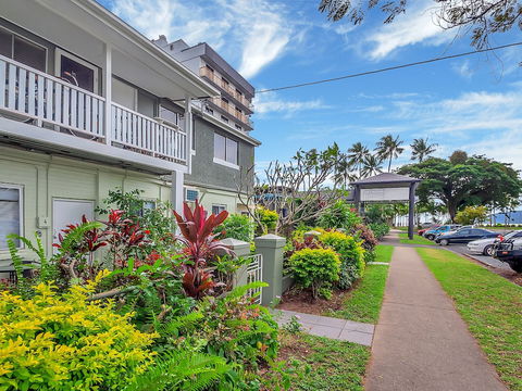 Easy Going Holiday Unit On McKenzie MK5 - Accommodation Port Macquarie 0