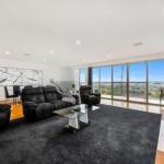 BENGALEE EXECUTIVE TOWNHOUSE MODERN & STYLISH - Accommodation Port Macquarie 0