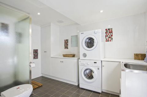Clissold By Collers MOLLYMOOK - Accommodation Port Macquarie 1