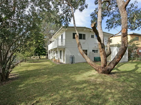 Matron 17 Narrawallee - Accommodation Port Macquarie 5