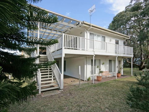 Matron 17 Narrawallee - Accommodation Port Macquarie 6