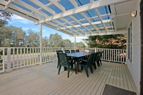 Matron 17 Narrawallee - Accommodation Port Macquarie 0