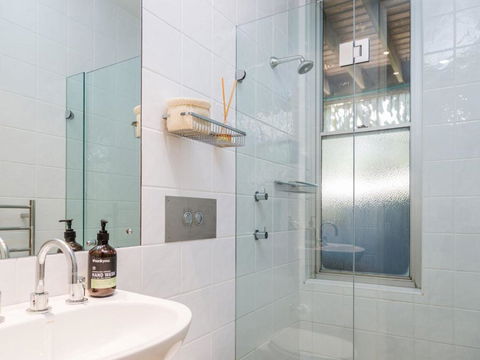 ARGYLL MOLLYMOOK Absolute Waterfront - Accommodation Port Macquarie 5