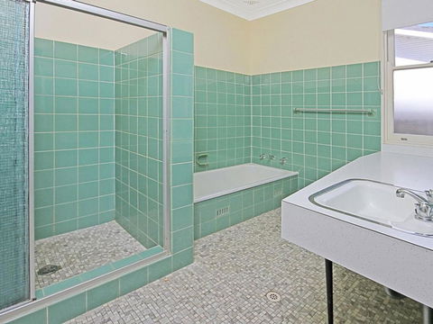 GOLF 39 MOLLYMOOK BEACH - Accommodation Port Macquarie 3