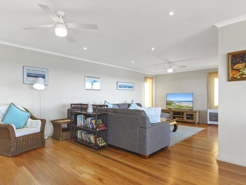 South Pacific Crescent 75 Ulladulla - Accommodation Port Macquarie 5