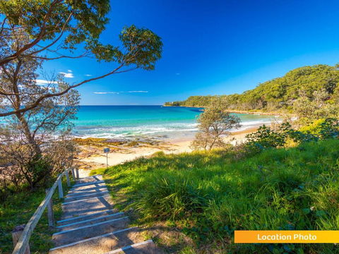 SEASCAPE In NARRAWALLEE - Accommodation Port Macquarie 1