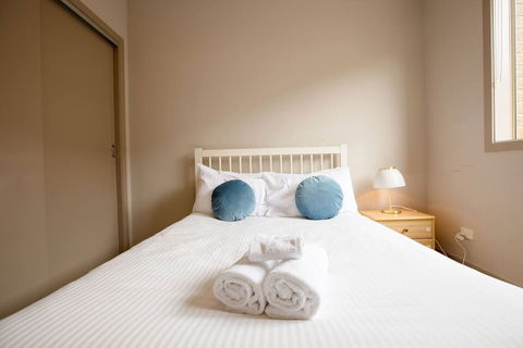 Gorgeous 4BR Home In Point Cook - Accommodation Port Macquarie 4