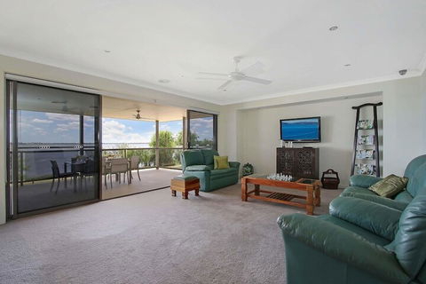 The Grand Holiday House - Accommodation Port Macquarie 5