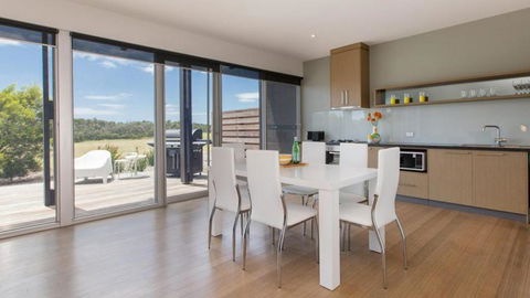 ST ANDREWS BEACH APARTMENT 4.01 - Accommodation Port Macquarie 2