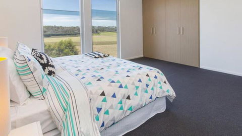 ST ANDREWS BEACH APARTMENT 4.01 - Accommodation Port Macquarie 7