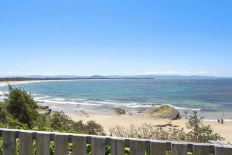Amazing Aspects Perched Above Tilbury Cove - Accommodation Port Macquarie 2