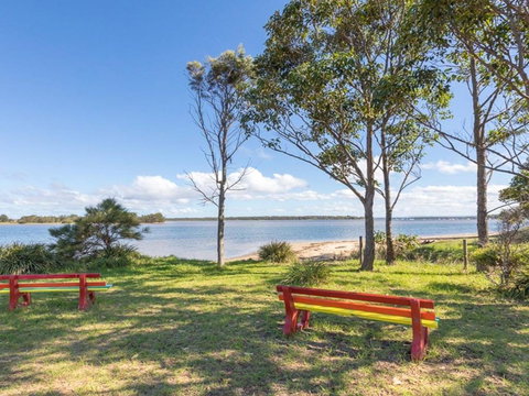 Bluewater Riverfront Location With Water Views - Accommodation Port Macquarie 4