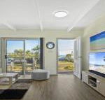 Dolphin Breeze fully fenced  pet friendly - Accommodation Port Macquarie