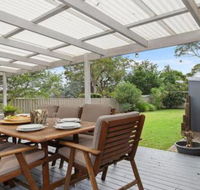 Sunshine Dazed walk to shops  cafes - Accommodation Port Macquarie