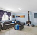 The Burra Break 3 minute walk to beach access - Accommodation Port Macquarie