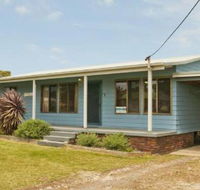 Tea Tree Cottage great yard for pets  kids - Accommodation Port Macquarie