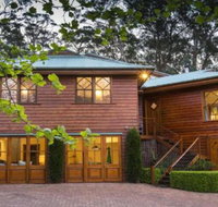 Treetops elegant inviting designer cedar home - Accommodation Port Macquarie