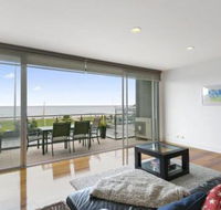 LOUTTIT BAY APARTMENT 1 Free wifi ocean views  the ultimate location - Accommodation Port Macquarie